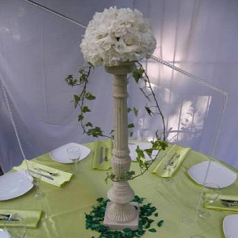 סידור לשולחן - עמוד פרחים לבן
